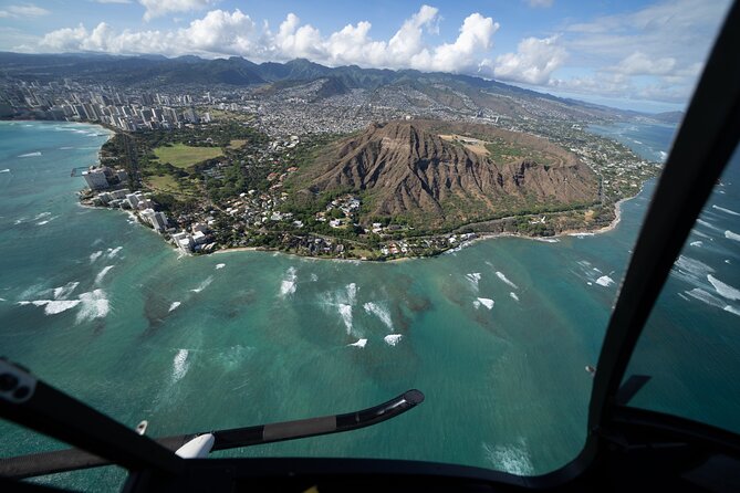 18 Minutes PRIVATE Helicopter Tour in Honolulu - Ala Moana Beach Park, Magic Island, and the South Shore Angle