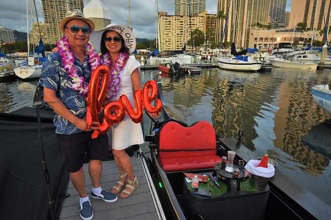 2-Hour Small-Group Gondola Excursion in Waikiki - Snacking, cider, lei, and the comfort details you’ll feel during the ride