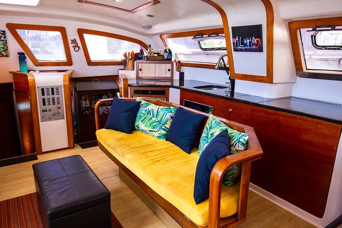 2hr Luxury Private Sailing Catamaran in Waikiki for 1-6 People - Timing, weather, and the one thing to plan around