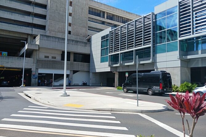 Airport Shuttle - HNL Airport to Waikiki - Special Gear Fees: Surf Boards, Golf Clubs, and Car Seats