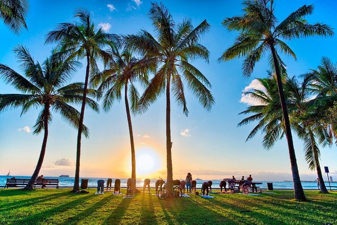 Beach Yoga on Waikiki with Diamondhead Backdrop - Group size and finding the right spot on Waikiki