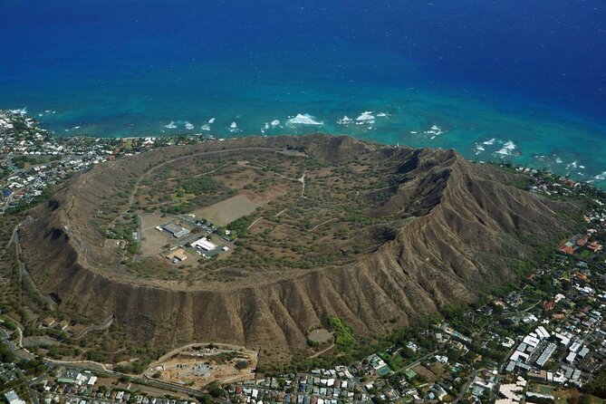 Best Oahu Self-Guided Driving Audio Tour: Beaches, History & More - Kualoa Rock Beach to North Shore markets: where you can slow down