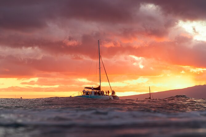 Board from Waikiki Beach for a scenic Sunset Sail on the Hāwea - Meeting at Duke Paoa Kahanamoku Statue: Check-In and Beach Boarding Reality