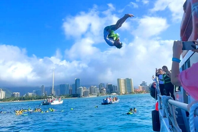 Deluxe Turtle Snorkeling Escapade at Waikiki - Snacks, Drinks, and Boat Comfort: Small Stuff That Changes the Mood