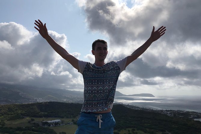 Diamond Head Bike to Hike and Local Lunch - Mansion-road pedaling and the Diamond Head lookout approach