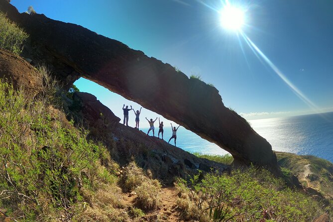 East Side Tour -Hike, Beach, Food, Photo - The 30-minute one-way hike to the Arch: medium level, photo-heavy, and doable with prep