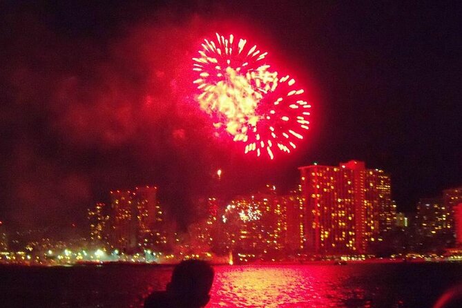 Friday Fireworks Dinner Sail from the Hilton Hawaiian Village - Boarding From the Hilton Pier: Getting a Better Seat Fast