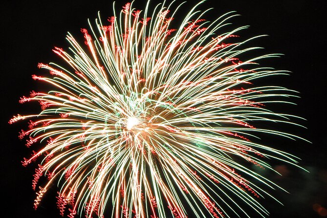 Friday Fireworks Dinner Sail from the Hilton Hawaiian Village - Spirit of Aloha at 6 pm: Timing, Vibe, and What the 2 Hours Feels Like
