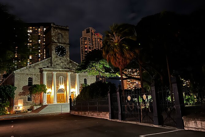 Ghosts of Old Honolulu Walking Tour - The Hawaii Supreme Court Building stop: politics meets the paranormal