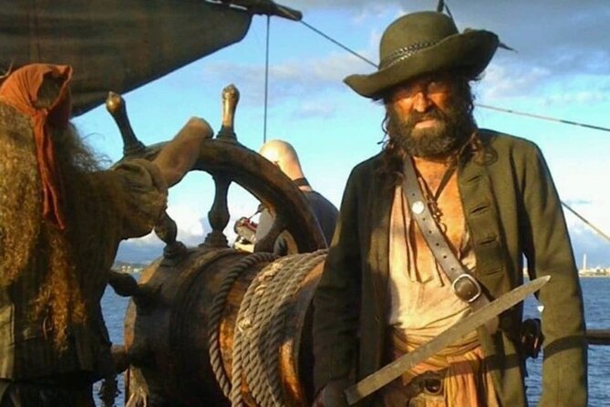 Half Day Deluxe Island Movie Tour: LOST, Jurassic, Pirates - Who should book this LOST, Jurassic, and Pirates island movie tour