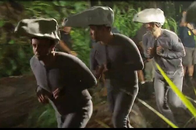 Half Day Deluxe Island Movie Tour: LOST, Jurassic, Pirates - Pirates + Jurassic stop: building your own film map of Oahu
