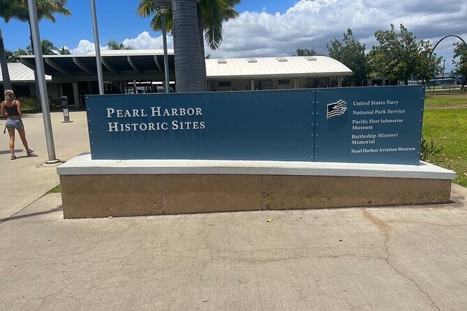 Half Day Pearl Harbor with USS Arizona Memorial and City Tour - What transportation feels like in a half-day format