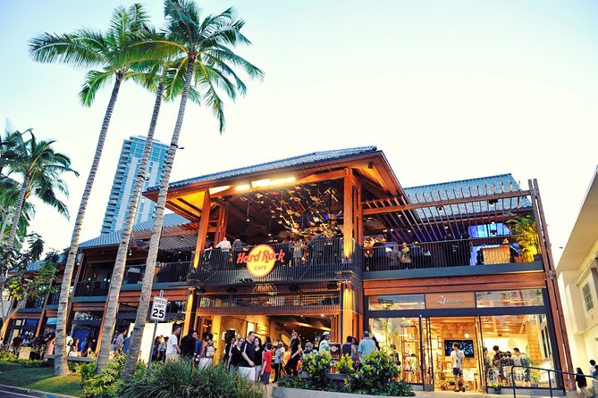 Hard Rock Cafe Honolulu - Location on Oahu: 280 Beach Walk and the Waikiki-feeling atmosphere