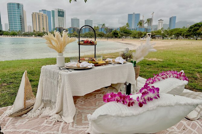Hawaii Beach Picnic Date - A Sunset Picnic Date That Starts Easy at Ala Moana Beach