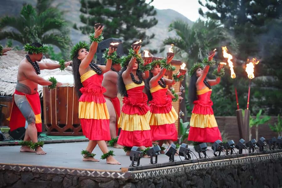 Hawaii: Oahu Attraction Pass with Top-Rated Luau - The outdoors menu: hikes, waterfalls, and North Shore planning
