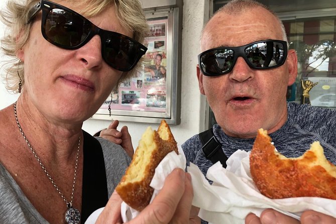 Hawaiian Food Tour by Bike in Oahu - The full route: Kuhio Beach to Waikiki Surf Club, with history baked in