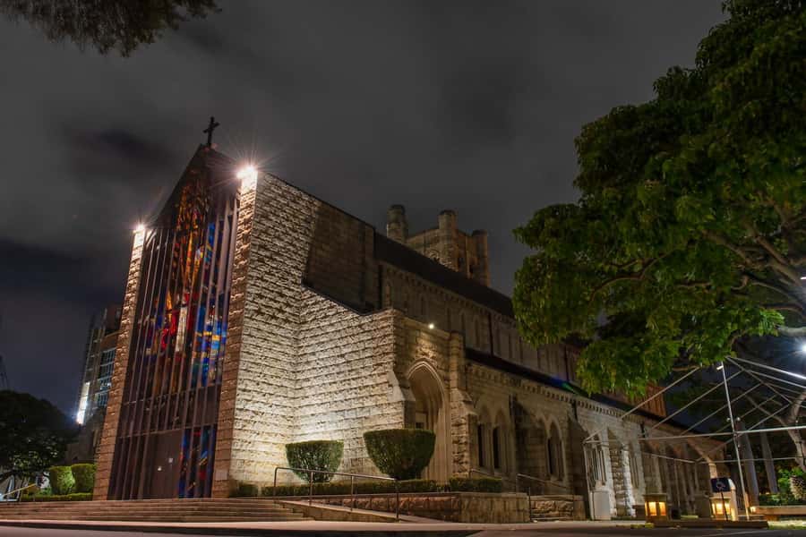Honolulu Haunts: Ghosts and Spirits Walking Tour - How Spooky Is It, Really? The Guide and Group Vibe