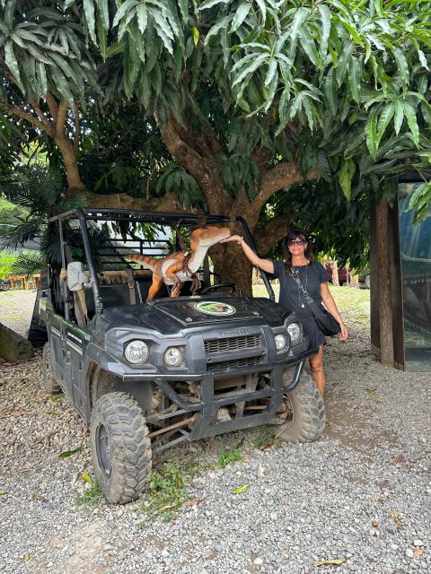 Honolulu: Highlights of Oahu Small Group Tour - Macadamia farm break: a taste-and-shop stop that actually serves a purpose