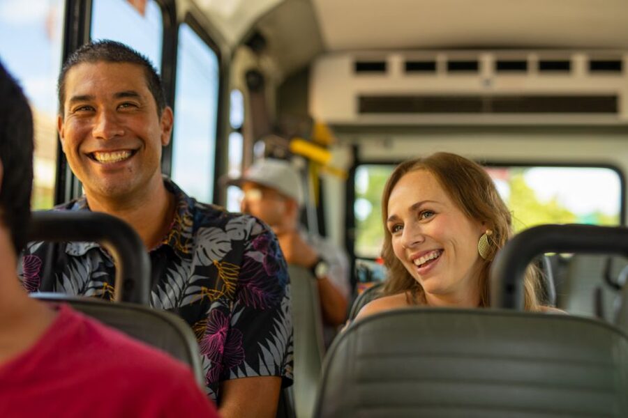 Honolulu: Oahu Island Full-Day Guided Tour by Bus with Lunch - Byodo-In Temple: a Japan replica with Hawaii significance