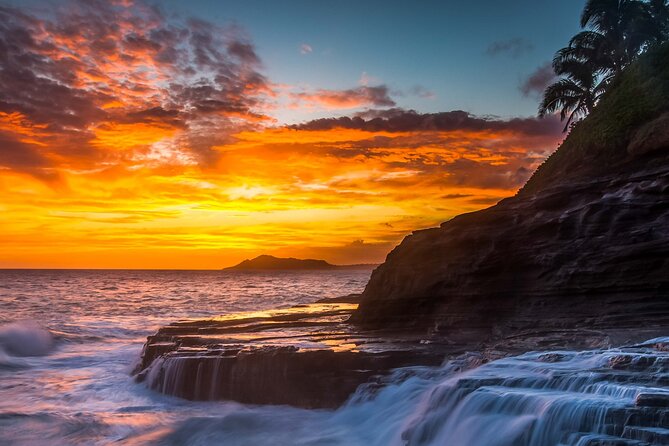 Honolulu Sea-Cliff with Sunset Photo Adventure - The real draw: a photographer-led sunset run, not a bus tour