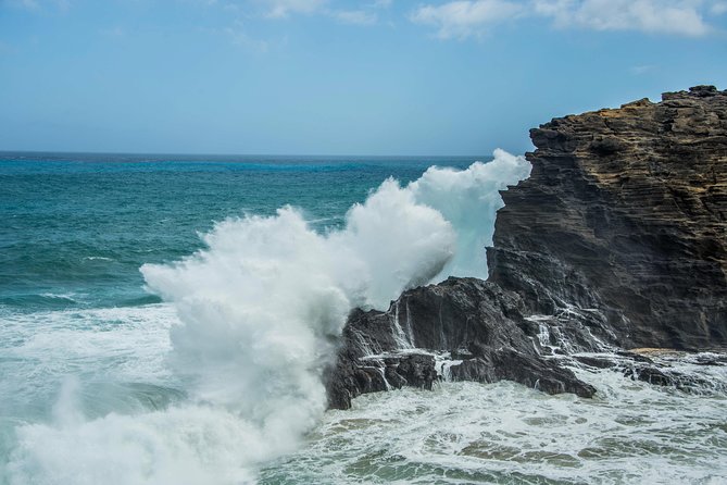 Honolulu Sea-Cliff with Sunset Photo Adventure - Stop 5: Halona Blowhole for raw power at sea level