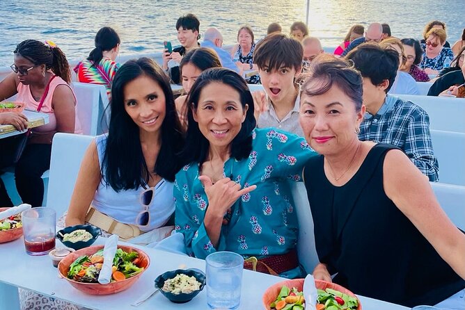 Honolulu Sunset Dinner Cruise with Friday Fireworks Show - Diamond Head to Waikiki Beach: What the Route Gives You