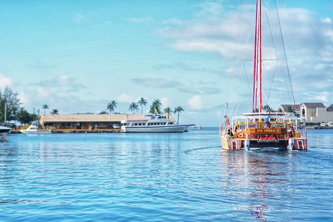 Honolulu Sunset Sail from Kewalo Harbor Including Drinks - Passing along the south shore: Waikiki on the water