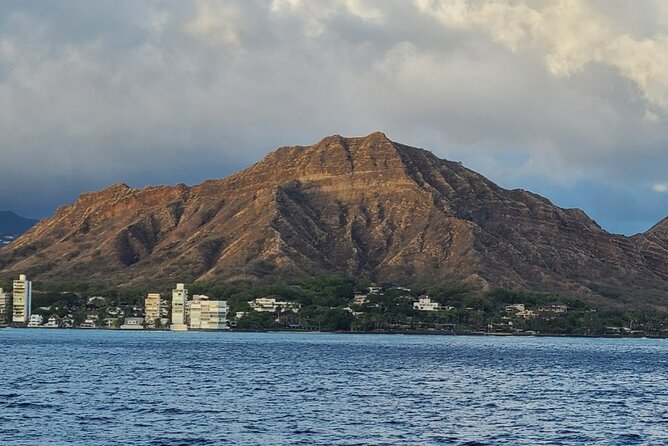 Late Breakfast Cruise in Honolulu - Crew and service: friendly Aloha, chef moments, and the occasional service miss