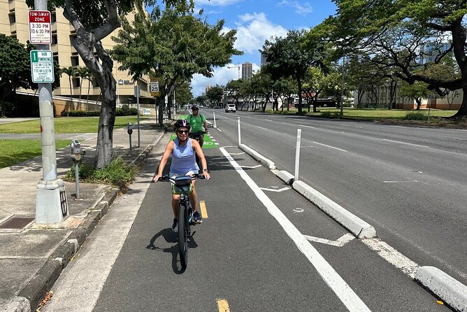 Manoa Falls-Electric Bike to Hike Experience Local meal included - University of Hawaii at Mānoa: the quick photo stop that adds depth