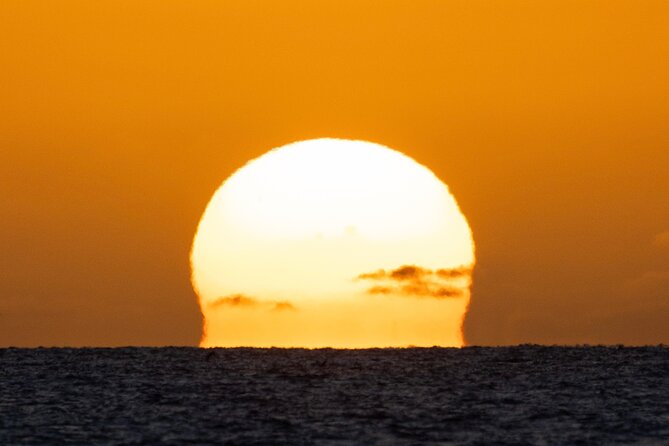 Moana’s Luxury semi-private Sunset Cruise on Nalu - Key Things to Know Before You Board Moana’s Nalu