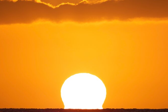 Moana’s Luxury semi-private Sunset Cruise on Nalu - Entering the Water World: Why This 5 PM Nalu Cruise Works