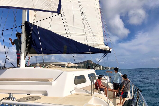 Moana’s Swim’n’Sail Cocktail Cruise Along the Waikiki Coast - Tips that keep your afternoon smooth