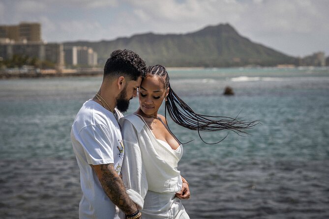 MUST have WAIKIKI Photos - Your WAIKIKI Photos: the beach walk shoot with pose help