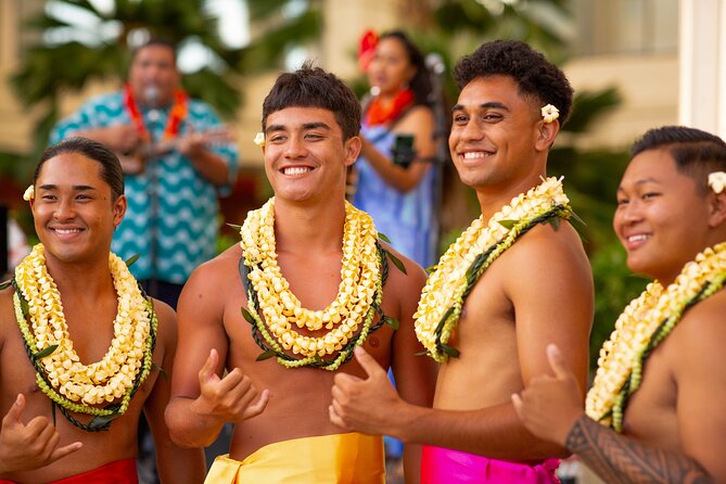 Nā Lei Aloha, A Waikīkī Lū'au - Hyatt Regency check-in: what happens before you sit down