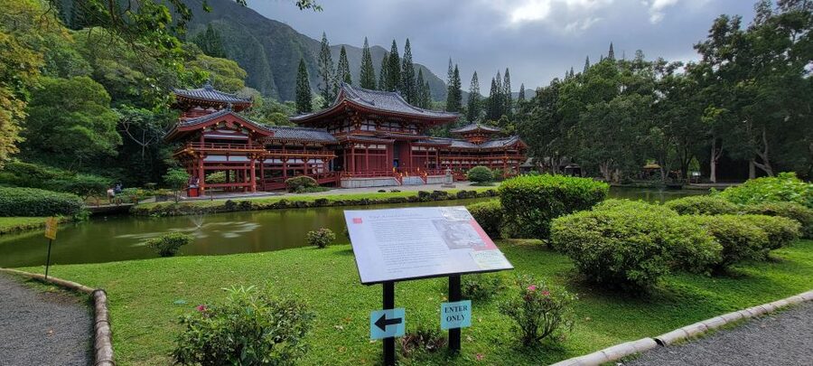 Oahu: 5 Hour Exclusive Car & Driver - ETOHI - A 5-hour private car on Oahu: what it really buys you