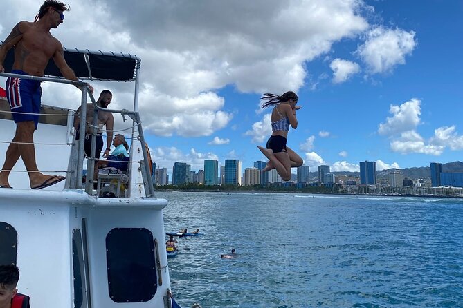 Oahu 5-in-1 Deluxe Cruise: Turtle Snorkeling & Ocean Activities - Paddleboards and kayaks: fun, but don’t count on far ranges