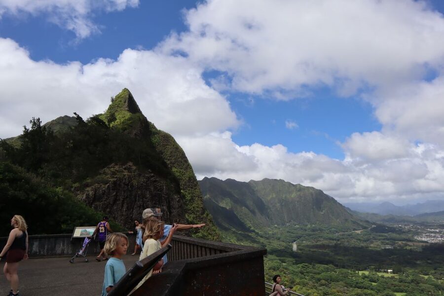Oahu: Active Circle Island Tour - Makapuu lighthouse hike and Pali Lookout views