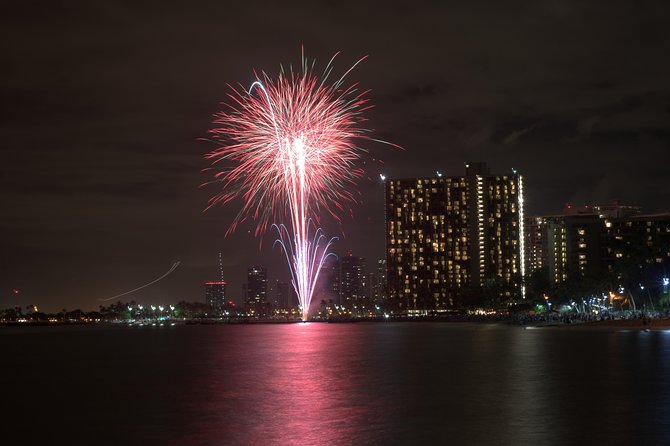 Oahu Catamaran Waikiki Sunset on 40 Foot Catamaran: Food and BYOB - Timing tips: how to make sure you get the most sunset for your money