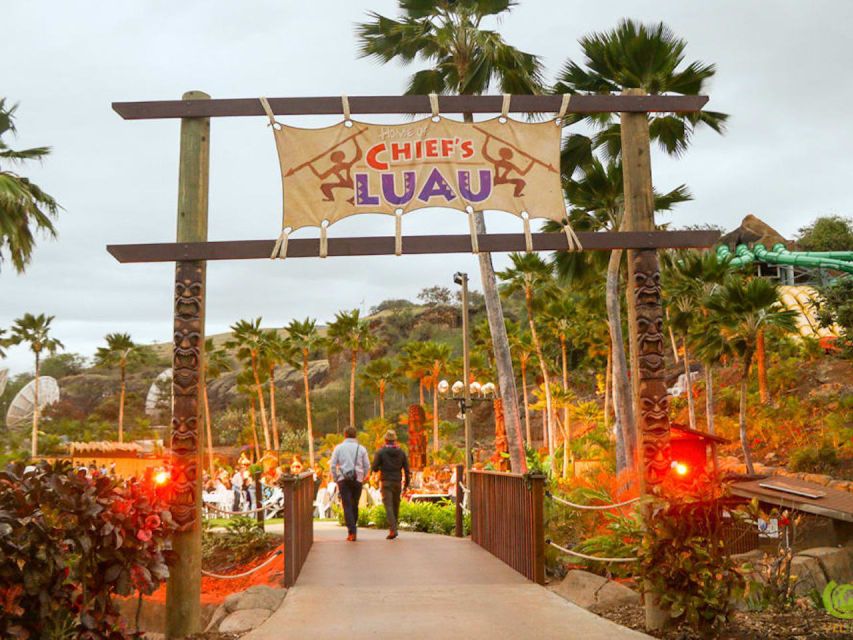 Oahu: Chief's Luau Dinner Show - The luau buffet: what you’ll eat and how to judge it
