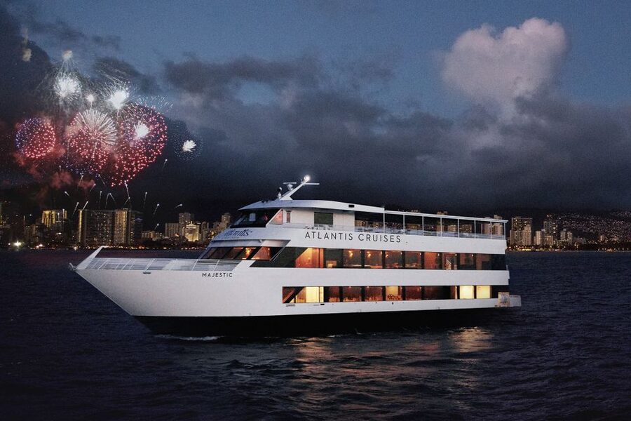 Oahu: Friday Night Fireworks Cocktail Cruise - Key things to know before you go