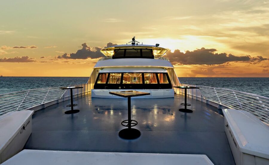 Oahu: Friday Night Fireworks Cocktail Cruise - What You’re Really Buying: a 90-minute Waikiki Coastline-and-Fireworks View