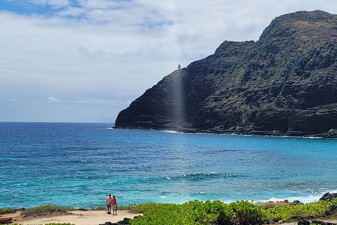 Oahu Fun Circle Island Tour With Pickup - Kahuku for lunch, shave ice, and surf coastline views