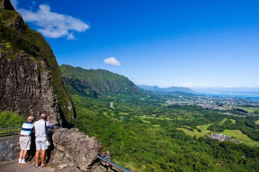 Oahu: Guided Tour of North Shore and Waimea Botanical Garden - Sunset Beach and North Shore Views: Surf Fame Meets Real Coast Time