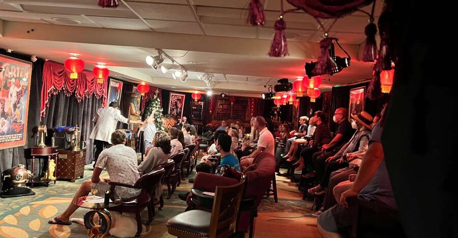 Oahu: Hilton Waikiki Beach Hotel Magical Mystery Show - Up the Hilton steps to a 64-seat parlor show