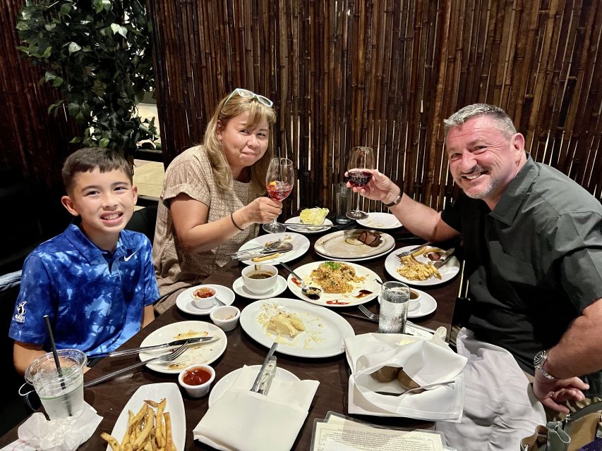 Oahu: Hilton Waikiki Beach Hotel Magical Mystery Show - Rum Punch, valet parking, and the small perks that affect your cost
