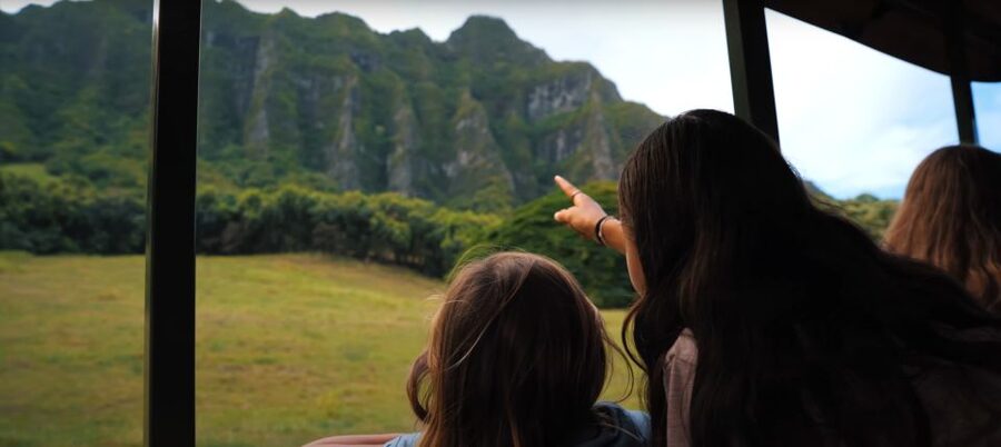 Oahu: Kualoa Open Air Jungle Expedition Tour - Why the photo stops are genuinely worth it