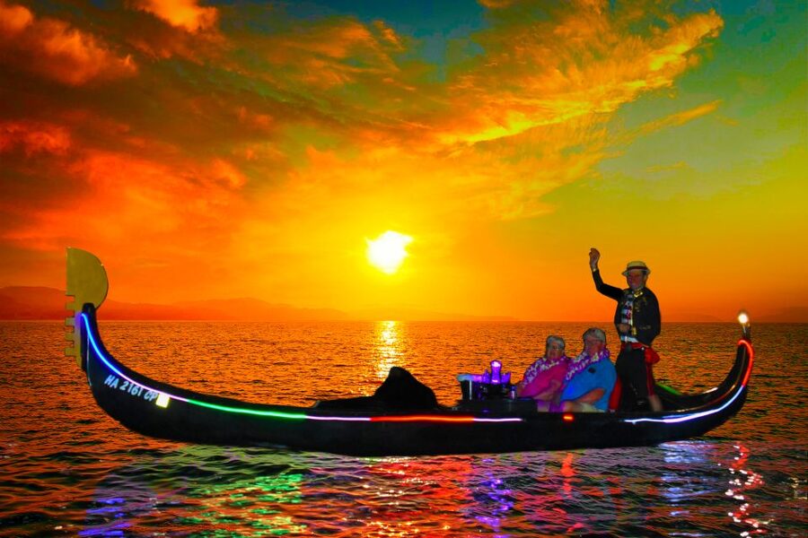 Oahu: Luxury Gondola Cruise with Drinks and Pastries - Key points before you go