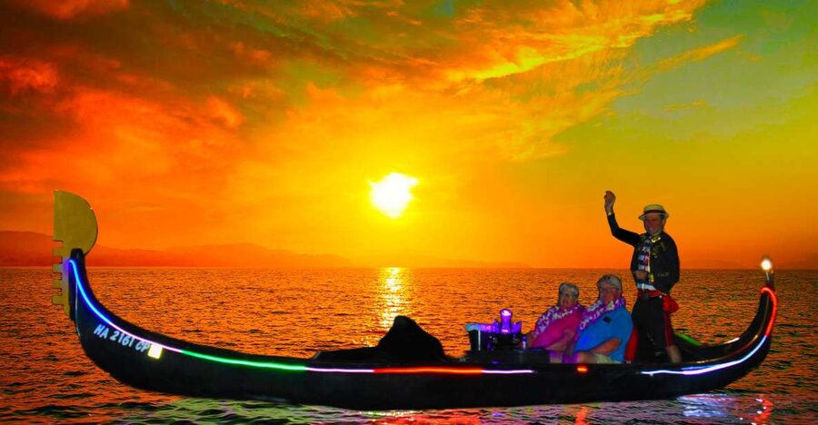 Oahu: Luxury Gondola Cruise with Drinks and Pastries - Honolulu Route Highlights: Waikiki Bridges, Magic Island, and Diamond Head