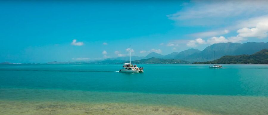 Oahu: Molii Fishpond and Kaneohe Bay Catamaran Tour - Getting There at Kualoa Ranch: The 45-Minute Early Plan