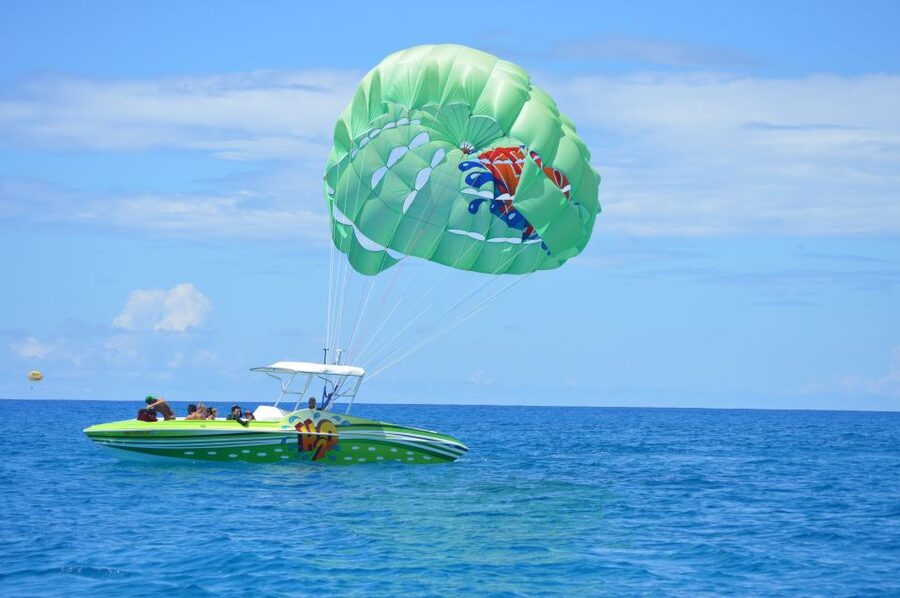 Oahu: Parasail on Maunalua Bay with Diamond Head Views - The money shot: views, photos, and the video package